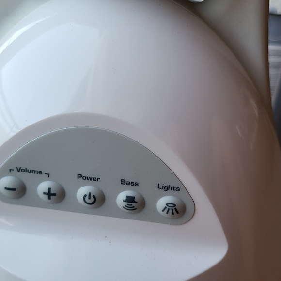 BROOKSTONE OUTDOOR WIRELESS SPEAKER - Picture 3 of 10